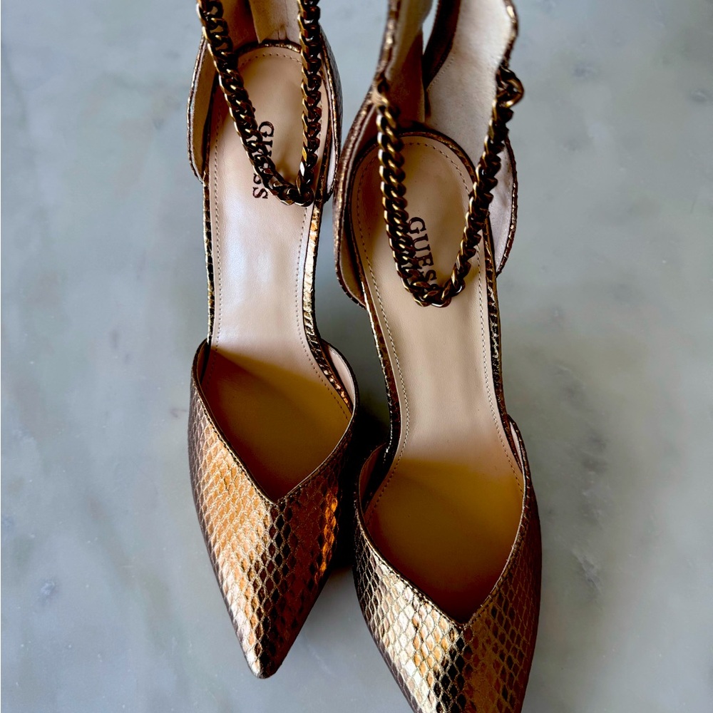 Guess - Gold Heels